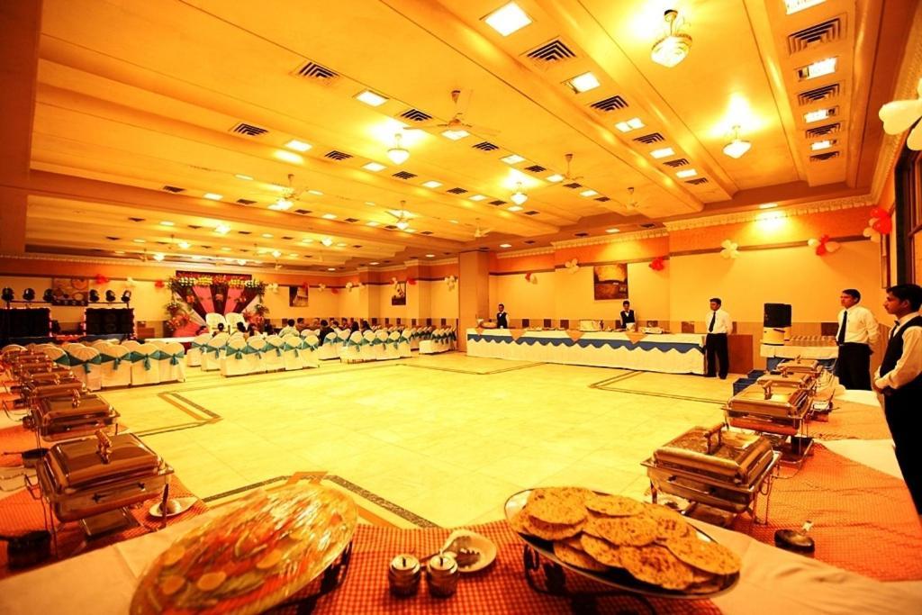 Hotel Brijwasi Royal Mathura Exteriér fotografie